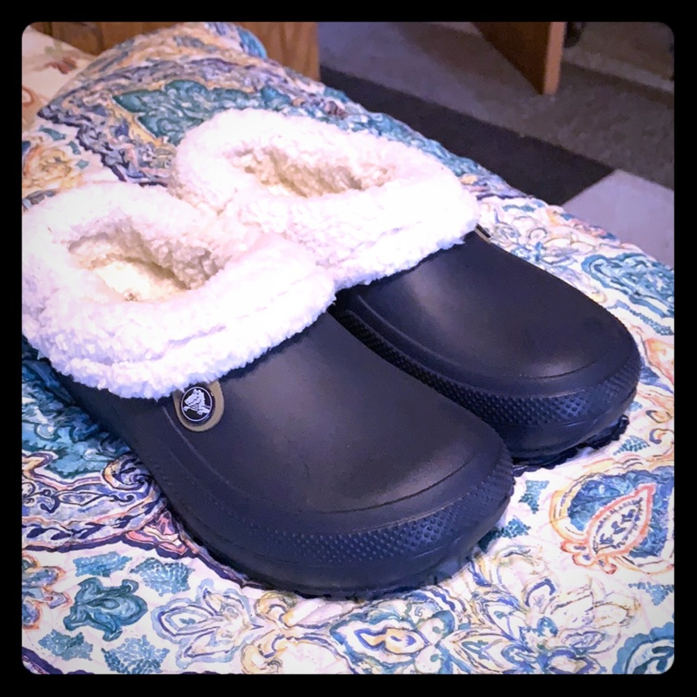Women’s Size 9 Crocs, Navy Blue